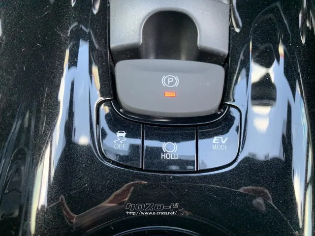 電動パーキングブレーキ/ブレーキホールドも搭載しており先進感を感じられます☆ トヨタ C-HR