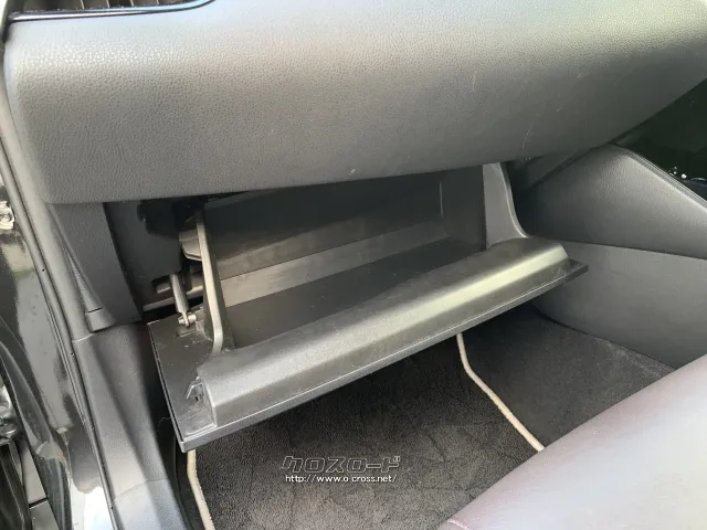 グローブボックス トヨタ C-HR