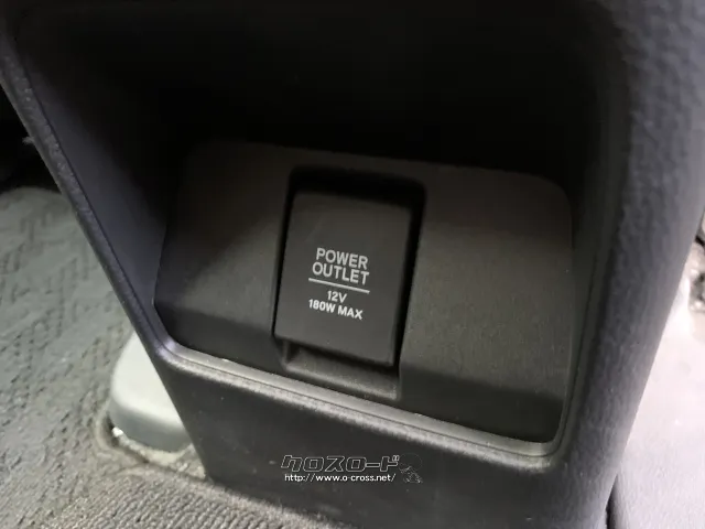 アクセサリーソケット 後席での充電もお任せください☆ ホンダ WR-V
