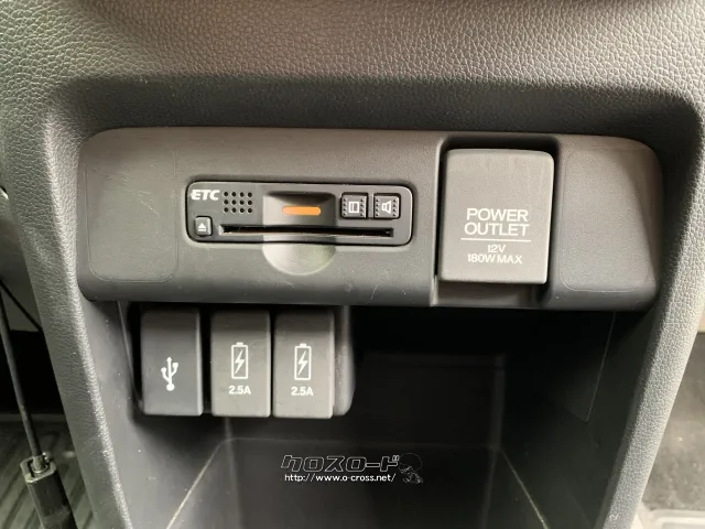 USBタイプの充電ポートも備えてます☆ ホンダ N-WGN