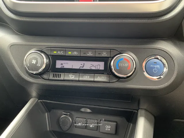 オートエアコンなので車内の温度調整も楽々です☆ トヨタ ライズ