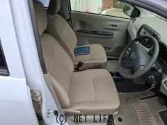 ダイハツ ミライース