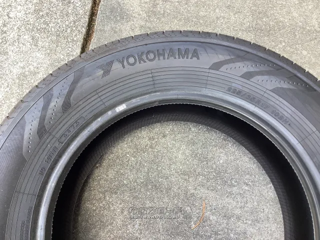 タイヤ (中古タイヤ) 17インチ 225/65R17 アドバンV03 バリ山です!