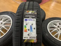 ホイール・タイヤ エスホールド　15インチ　新品タイヤ４本セット！！