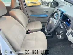 ダイハツ ミライース