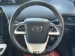 トヨタ プリウス