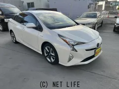 トヨタ プリウス