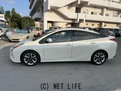 トヨタ プリウス