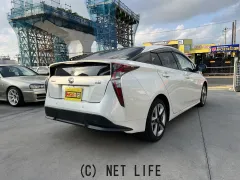 トヨタ プリウス