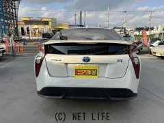 トヨタ プリウス