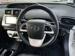 トヨタ プリウス