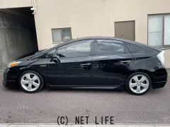 トヨタ プリウス