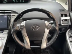 トヨタ プリウス