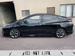 トヨタ プリウス