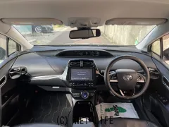 トヨタ プリウス