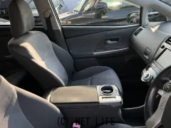 トヨタ プリウスα