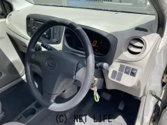 ダイハツ ミライース