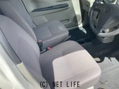 ダイハツ ミライース