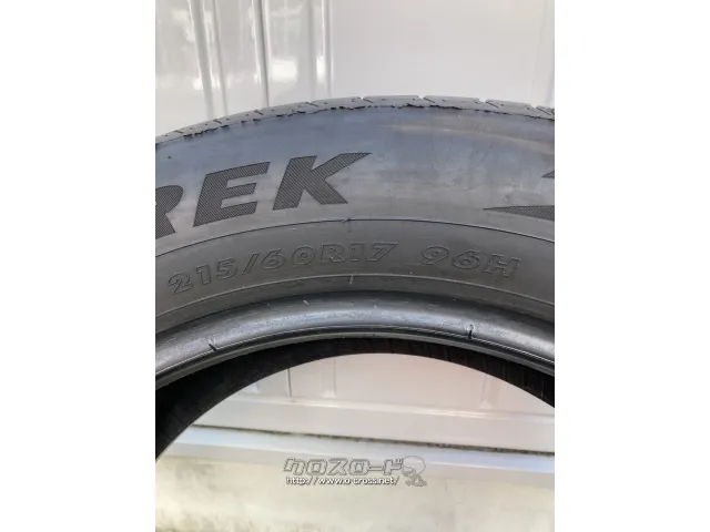 タイヤ 17インチ MAXTREK MAXIMUS M2 215/60R17 96H中古
