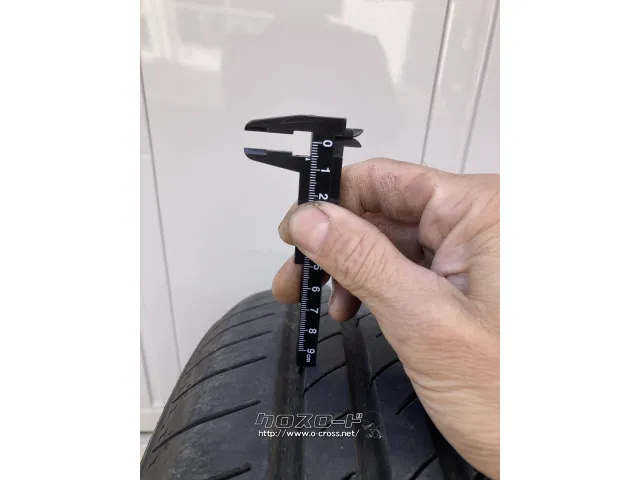 タイヤ 17インチ MAXTREK MAXIMUS M2 215/60R17 96H中古