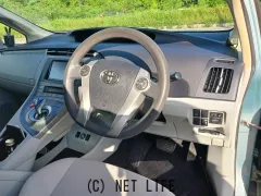 トヨタ プリウスPHV