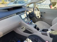 トヨタ プリウスPHV