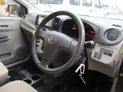 ダイハツ ミライース