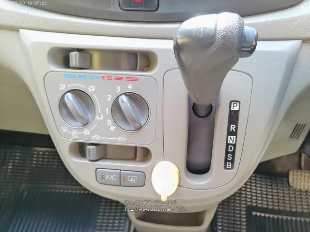ダイハツ ミライース