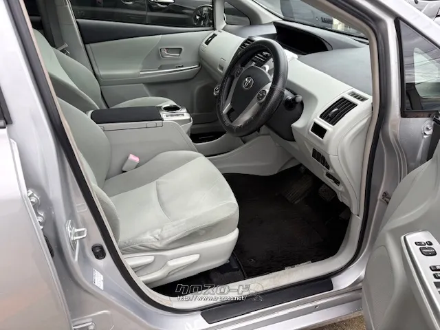 トヨタ プリウスα