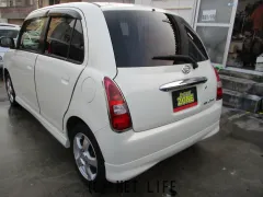 ダイハツ ミラジーノ