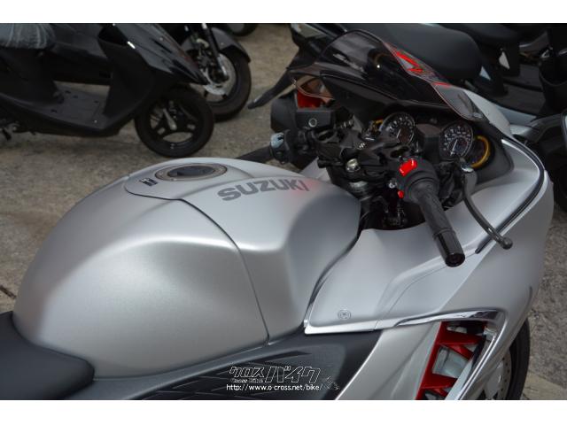 当店はスズキ現行車を中心に各メーカー新車、中古車を常時30台ラインナップ。 スズキ GSXハヤブサ