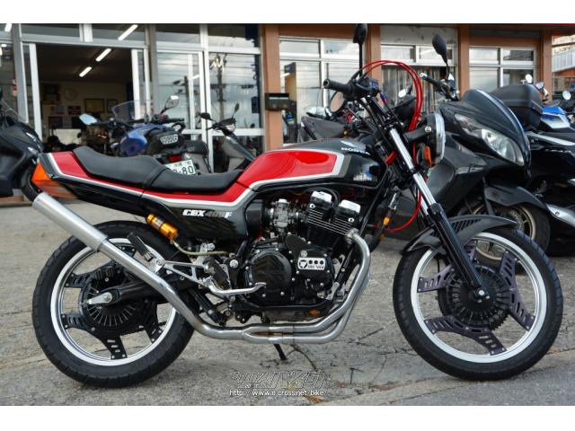 2型をベースにオーリンズのリアサス、社外マフラー、ウオタニ。オイルクーラーはアクティブ製。 ホンダ CBX400