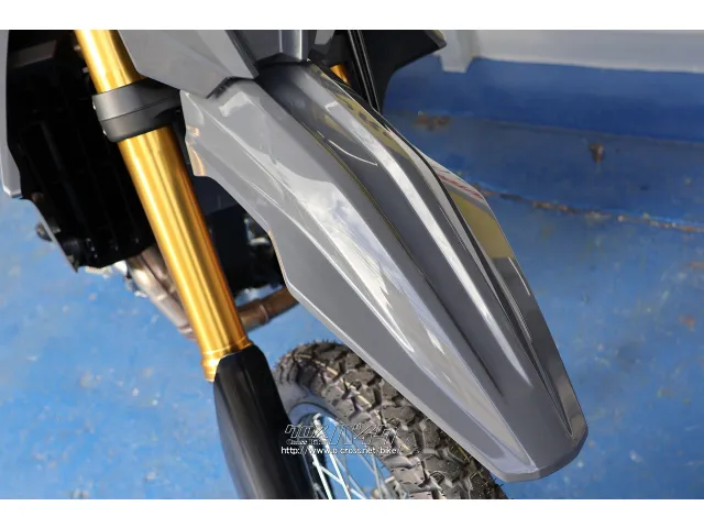 当店はスズキ現行車を中心に各メーカー新車、中古車を常時60台ラインナップ。 スズキ DR-Z400