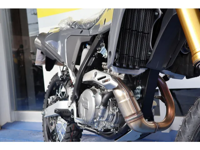 250cc以上のバイク、時には旧車、カスタム車まで様々なバイクを取り扱っています スズキ DR-Z400