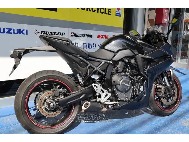 ポジションも楽で、カウルもあり長距離でも疲れません♪ スズキ GSX-8R