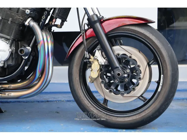 メーターはGSX-R系。ヨシムラテンプメーターも装備。 スズキ GSXイナズマ1200
