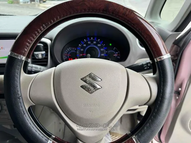 ハンドルの状態が悪いと運転に集中できませんよね。こちらの車、お気軽にお問い合わせください。 スズキ スペーシア