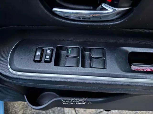 パワーウィンドウ付き☆運転席で全部の窓を開閉することが可能!!快適にドライブをお楽しみいただけます☆ トヨタ アクア