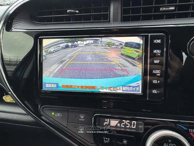 バックカメラ装着済!死角になりやすい後方もとても見やすいです☆車庫入れに自信がない方や縦列駐車が苦手な方にも、オススメな機能です!安心度もアップ! トヨタ アクア