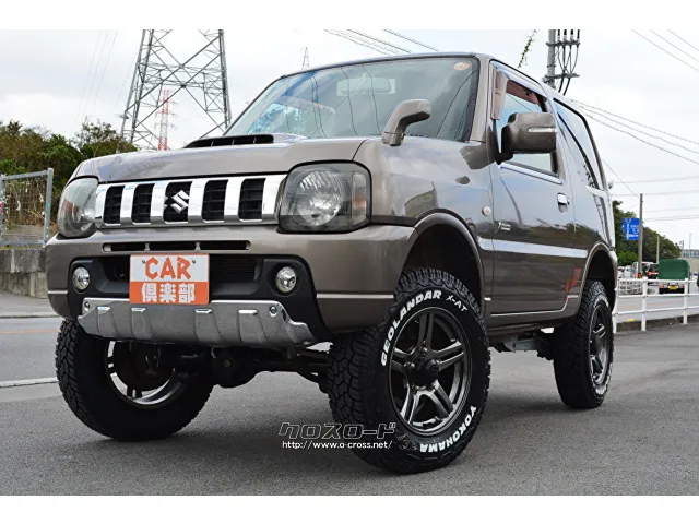 リフトアップ車で、新品タイヤで、とてもカッコ良く仕上がっています。 スズキ ジムニー