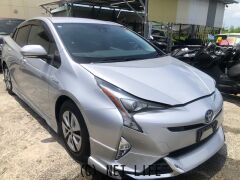 トヨタ プリウス