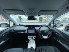 トヨタ プリウス