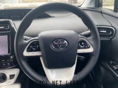 トヨタ プリウス