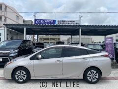 トヨタ プリウス