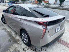 トヨタ プリウス