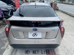 トヨタ プリウス