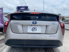 トヨタ プリウス