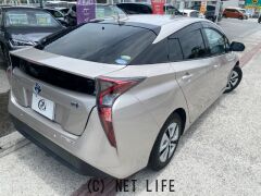 トヨタ プリウス