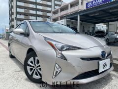 トヨタ プリウス