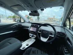 トヨタ プリウス